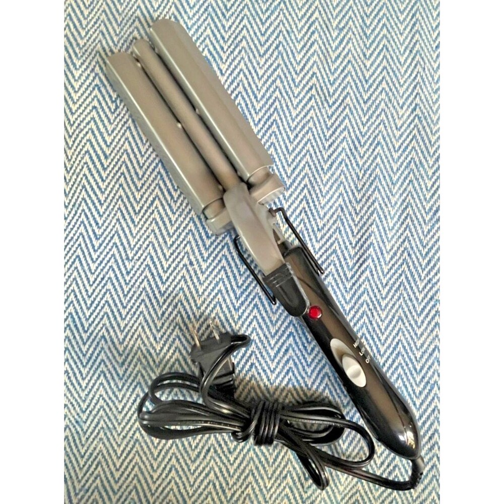Revlon 3 Barrel Hair Waver For Long Lasting Natural Looking Waves in Grey &Black